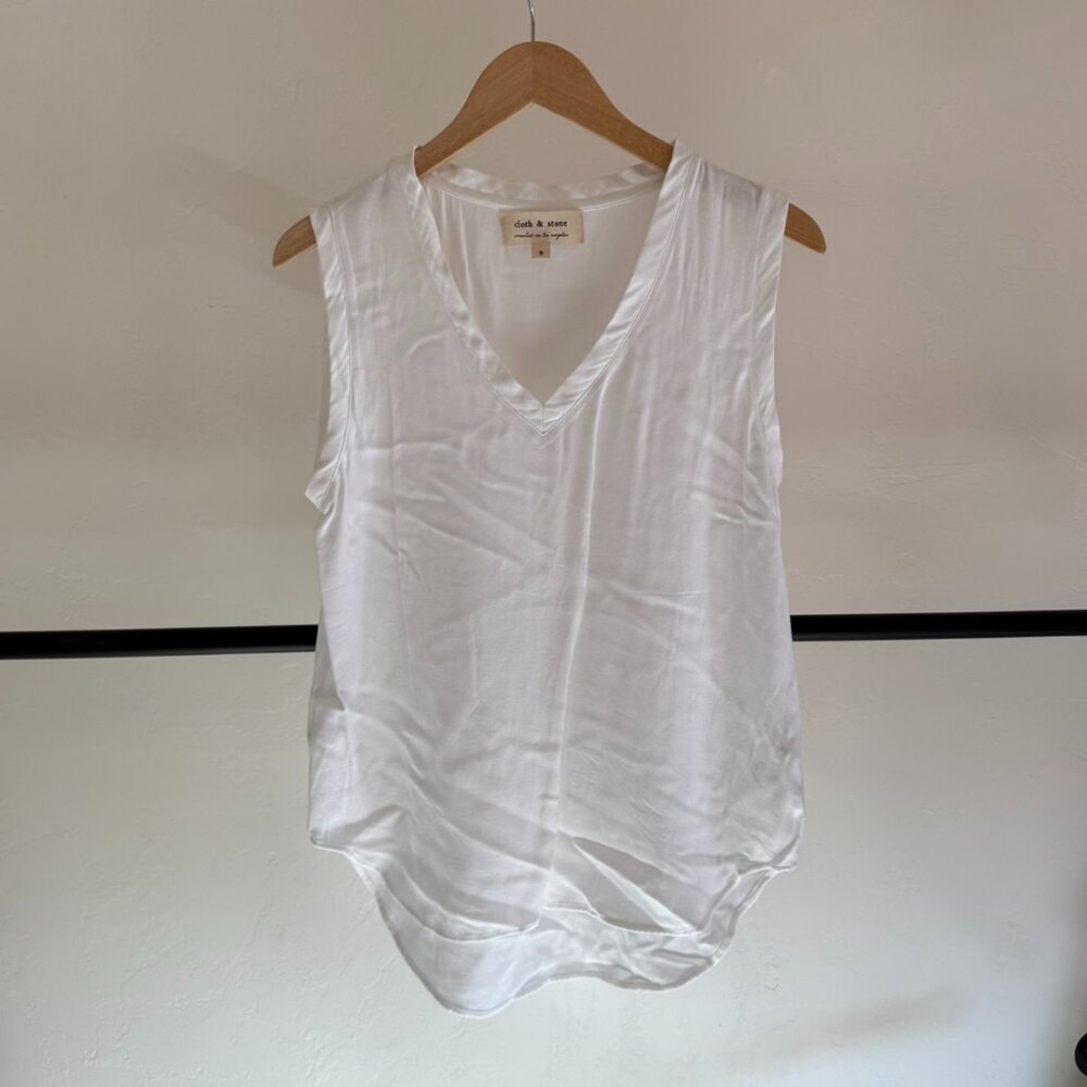 Anthropologie Cloth & Stone White V Neck Sleeveless Top S